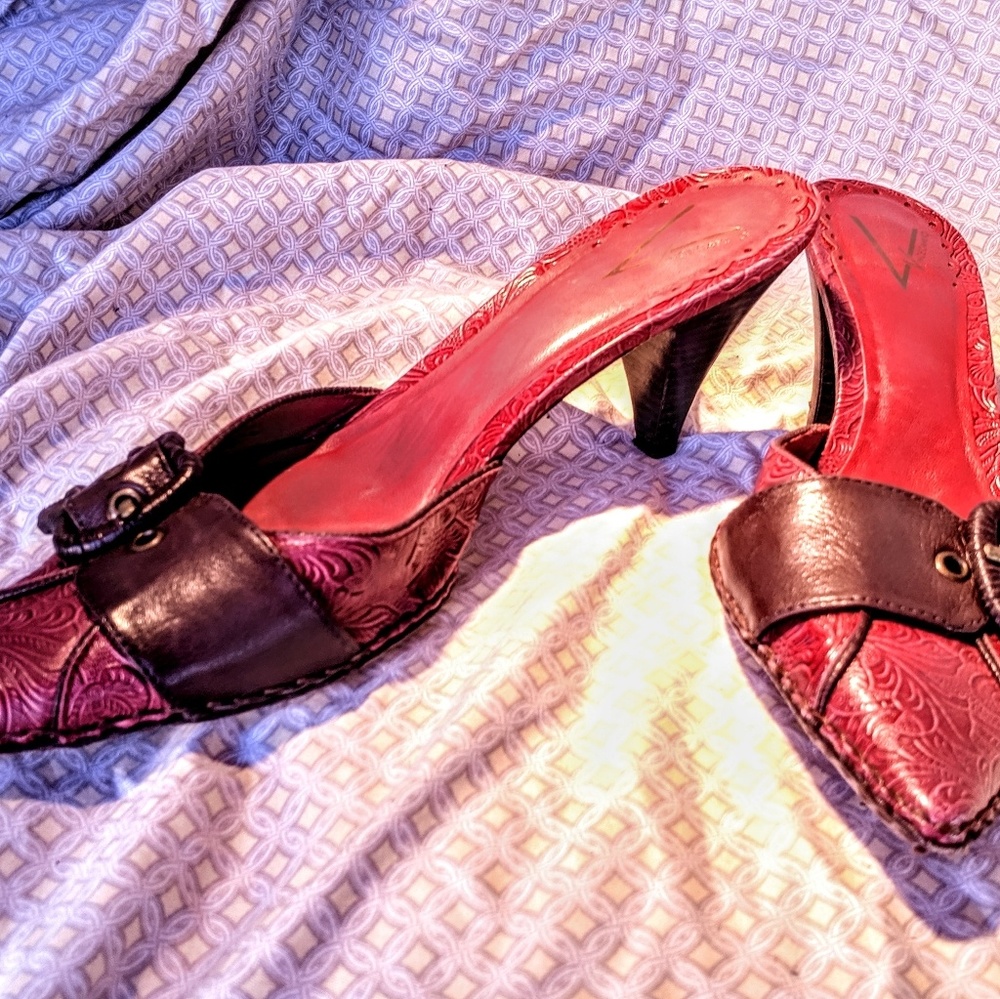 Vince Camuto vintage tooled leather slip-ons size